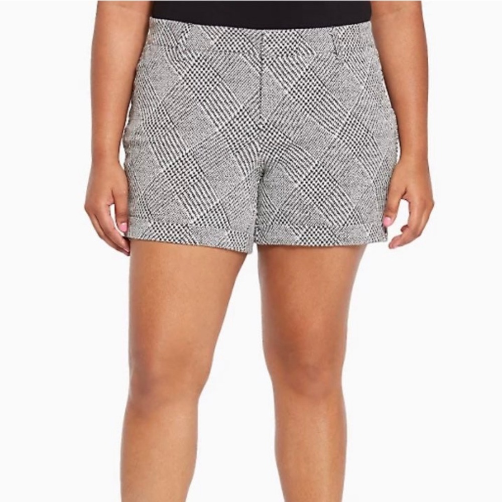 Torrid Black White Houndstooth Shorts 22